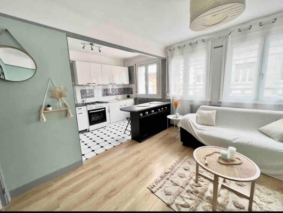 Le Cosy Apartment กาเลส์ ภายนอก รูปภาพ