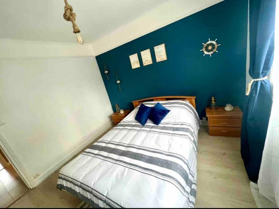 Le Cosy Apartment กาเลส์ ภายนอก รูปภาพ