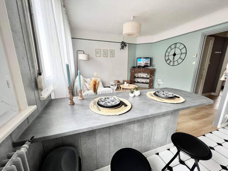 Le Cosy Apartment กาเลส์ ภายนอก รูปภาพ